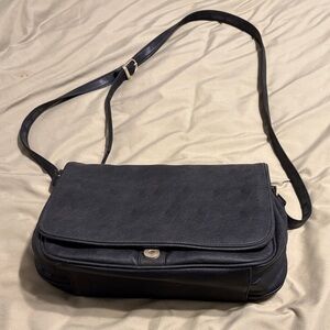 Tan Sac black purse, shoulder bag, spacious!